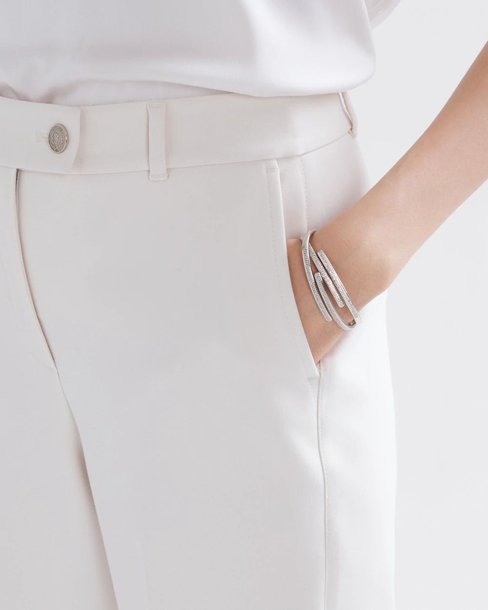 2920109 Black-White Pants